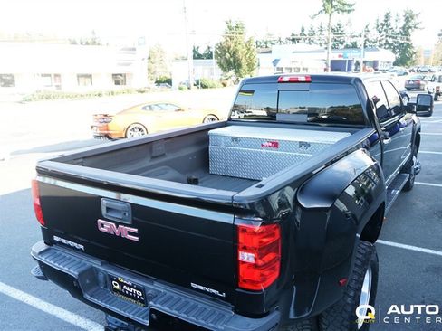 Used 2019 GMC Sierra 3500 Denali w/ Duramax Plus Package AWD/4WD image 8