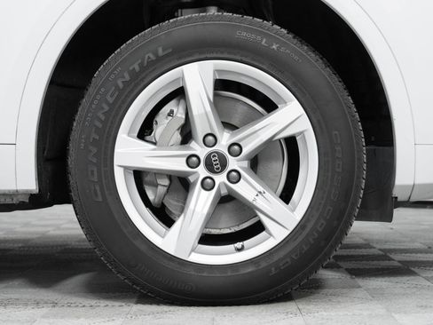 Certified 2023 Audi Q5 2.0T Premium w/ Convenience Package image 9