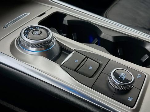 Used 2020 Ford Explorer Limited w/ Hybrid Equipment Group 310A image 29