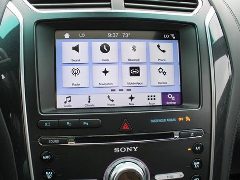 Used 2017 Ford Explorer Platinum image 27