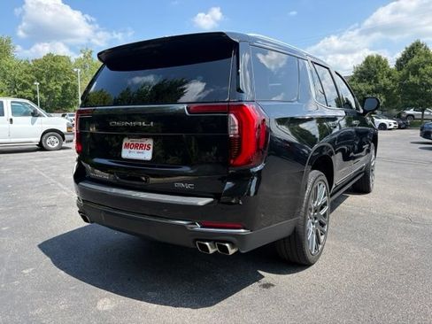 Used 2025 GMC Yukon Denali Ultimate w/ LPO, Floor Liner Package AWD/4WD image 5