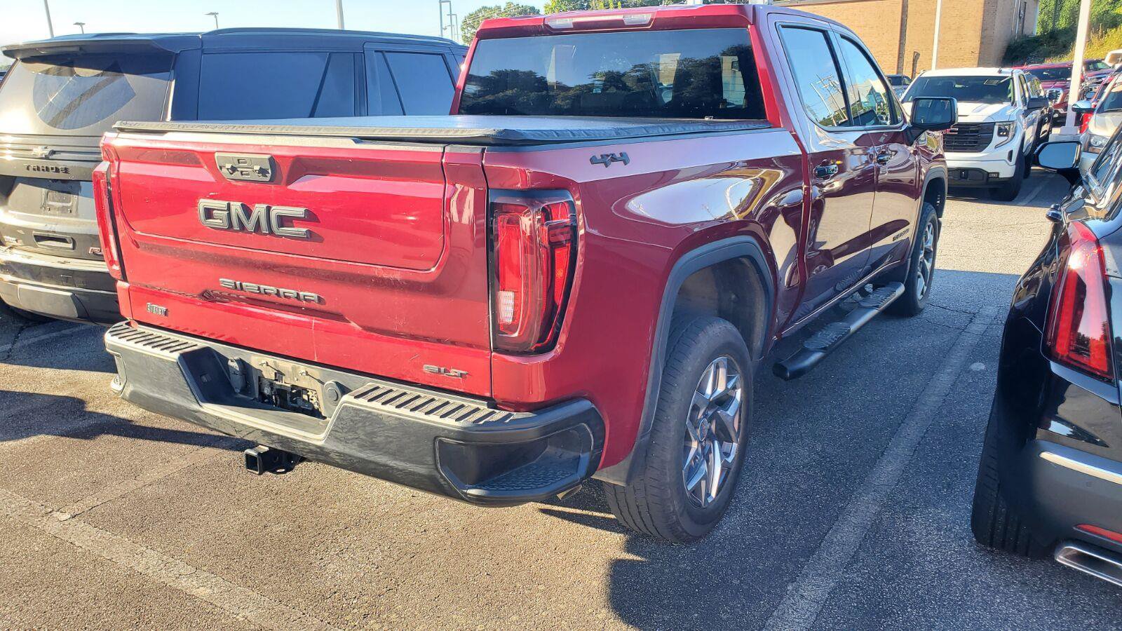 Used 2022 GMC Sierra 1500 SLT AWD/4WD image 9