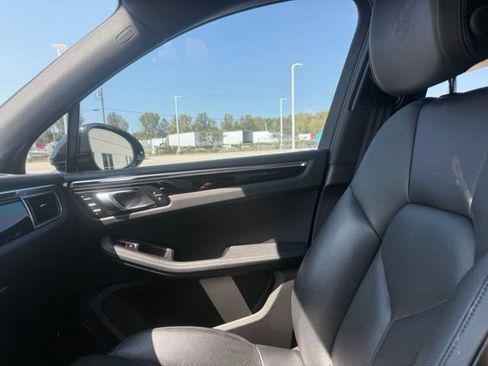 Used 2018 Porsche Macan S AWD/4WD image 12