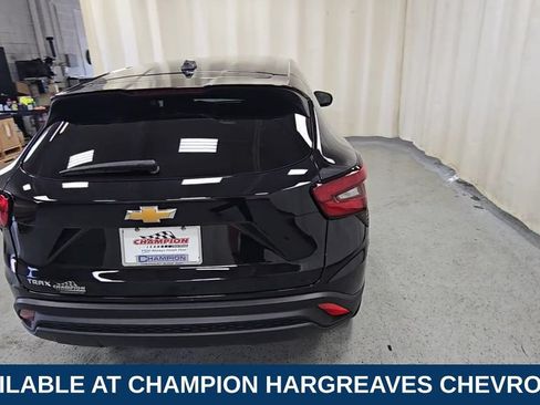 Used 2024 Chevrolet Trax LS FWD image 10