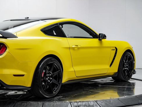 Used 2017 Ford Mustang Shelby GT350R w/ GT350R Equipment Group 920A RWD image 19