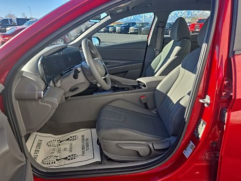 Used 2024 Hyundai Elantra SEL image 15