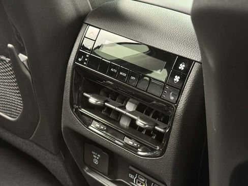 New 2025 Jeep Grand Cherokee L Limited image 21