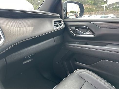 Certified 2022 GMC Yukon XL SLT w/ SLT Luxury Package image 8