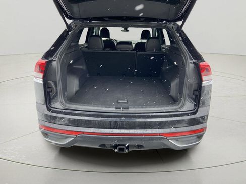 Used 2024 Volkswagen Atlas Cross Sport SE image 11