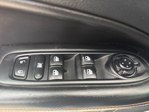 Used 2018 Jeep Compass Latitude w/ Popular Equipment Group image 15