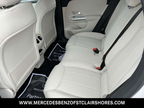 Used 2025 Mercedes-Benz GLA 250 4MATIC image 14