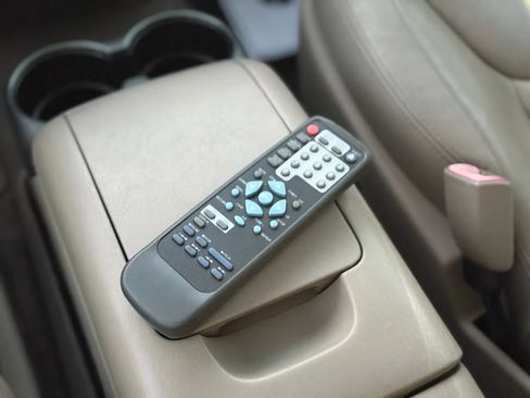 Used 2006 Toyota Sienna XLE image 36