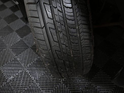 Used 2006 Chrysler 300 C w/ Sound Group II image 18