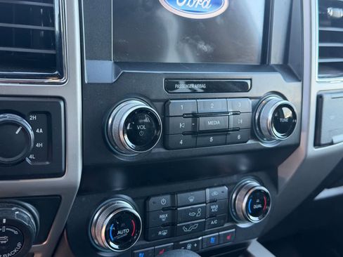 Used 2020 Ford F150 Lariat w/ Equipment Group 502A Luxury AWD/4WD image 18