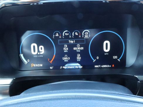 Used 2023 Ford F150 Lariat w/ Trailer Tow Package image 13