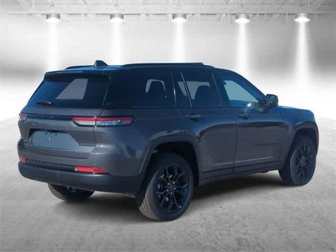 New 2025 Jeep Grand Cherokee Limited image 8