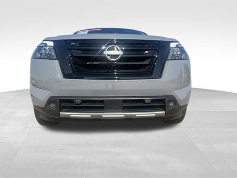 Used 2023 Nissan Pathfinder Platinum AWD/4WD image 5