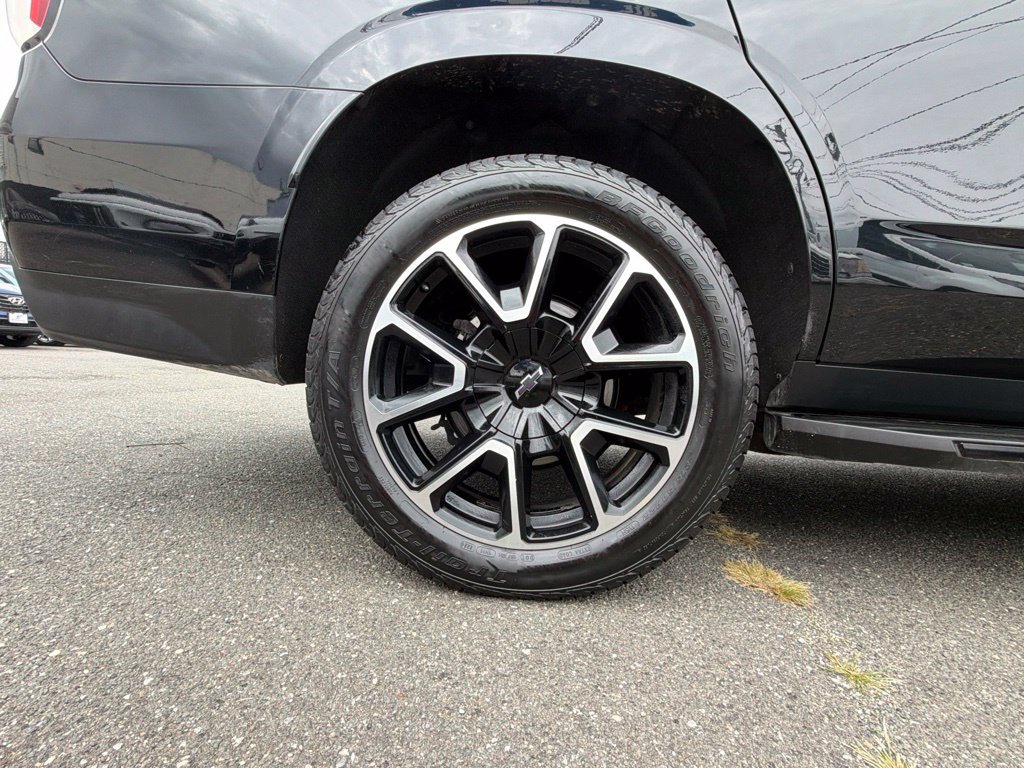 Used 2022 Chevrolet Tahoe RST w/ Luxury Package AWD/4WD image 16