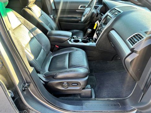 Used 2014 Ford Explorer XLT w/ Equipment Group 202A image 14
