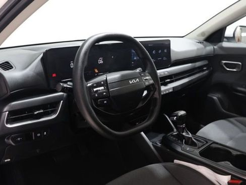 Used 2025 Kia K4 LXS image 15