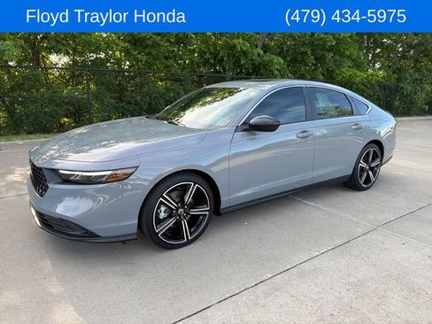 Used 2025 Honda Accord Sport image 1