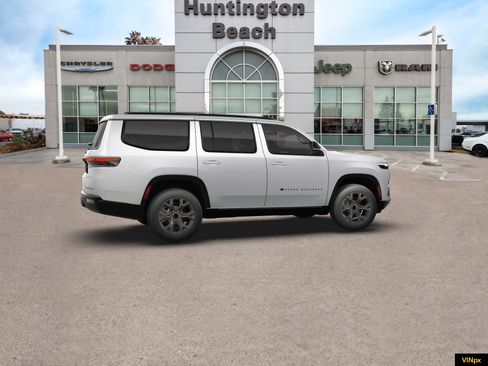 New 2026 Jeep Grand Wagoneer Limited w/ Premium Group II image 15