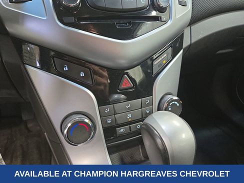 Used 2011 Chevrolet Cruze LT image 19