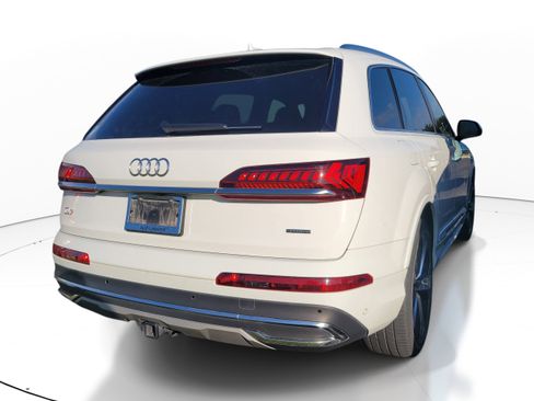 Used 2024 Audi Q7 3.0T Premium Plus image 4