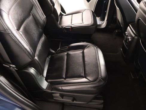 Used 2020 Ford Explorer XLT w/ Equipment Group 202A RWD image 14