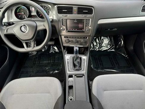 Used 2016 Volkswagen e-Golf SE w/ DC Fast Charging Package image 13