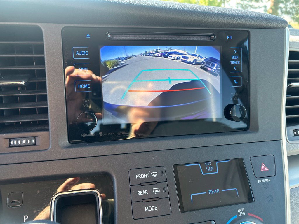 Used 2015 Toyota Sienna LE FWD image 30