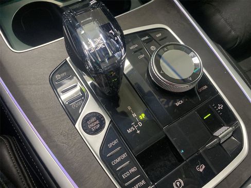Used 2022 BMW X7 M50i AWD/4WD image 26