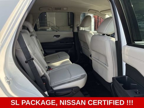 Used 2022 Nissan Pathfinder SL AWD/4WD image 7