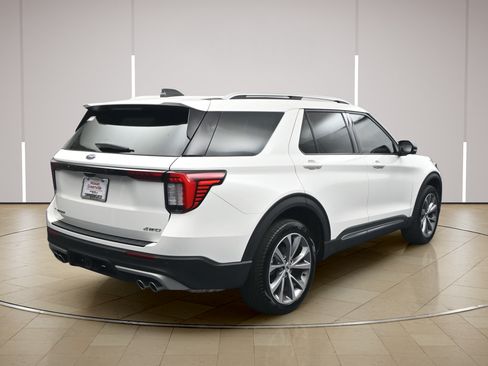 Used 2025 Ford Explorer Platinum w/ Ultimate Package AWD/4WD image 7