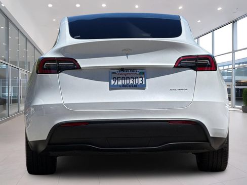 Used 2023 Tesla Model Y Long Range AWD/4WD image 5