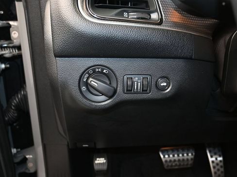 Used 2017 Dodge Challenger SRT Hellcat RWD image 13