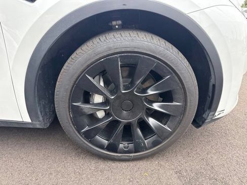 Used 2024 Tesla Model Y Long Range RWD image 23