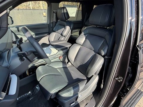 New 2025 Lincoln Navigator Reserve w/ Jet Appearance Package image 28