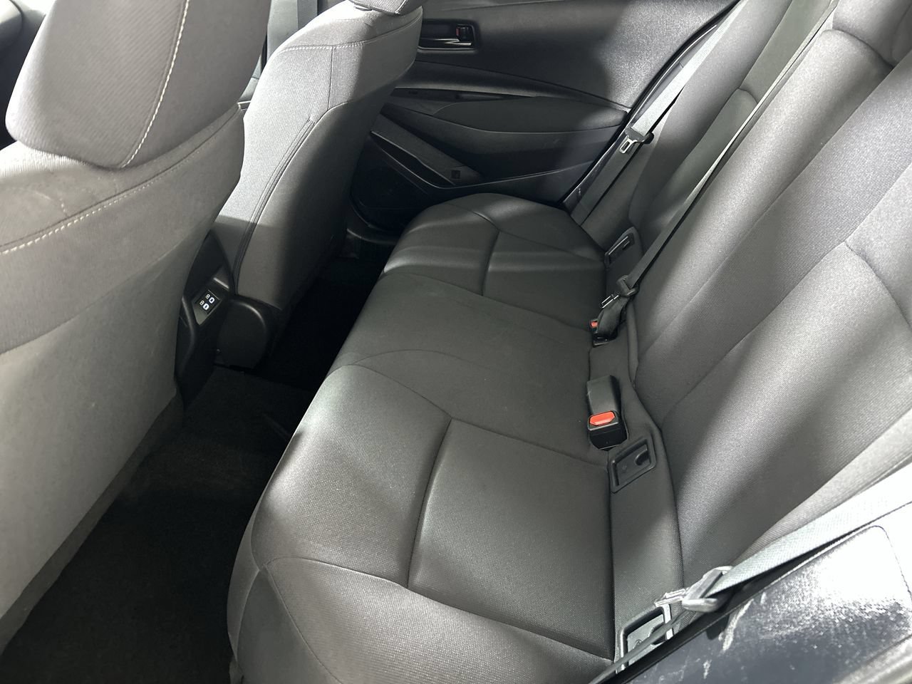 Used 2026 Toyota Corolla LE w/ Carpet Mat Package (TMS) FWD image 24