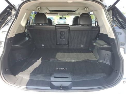 Used 2016 Nissan Rogue SL w/ SL Premium Package AWD/4WD image 9