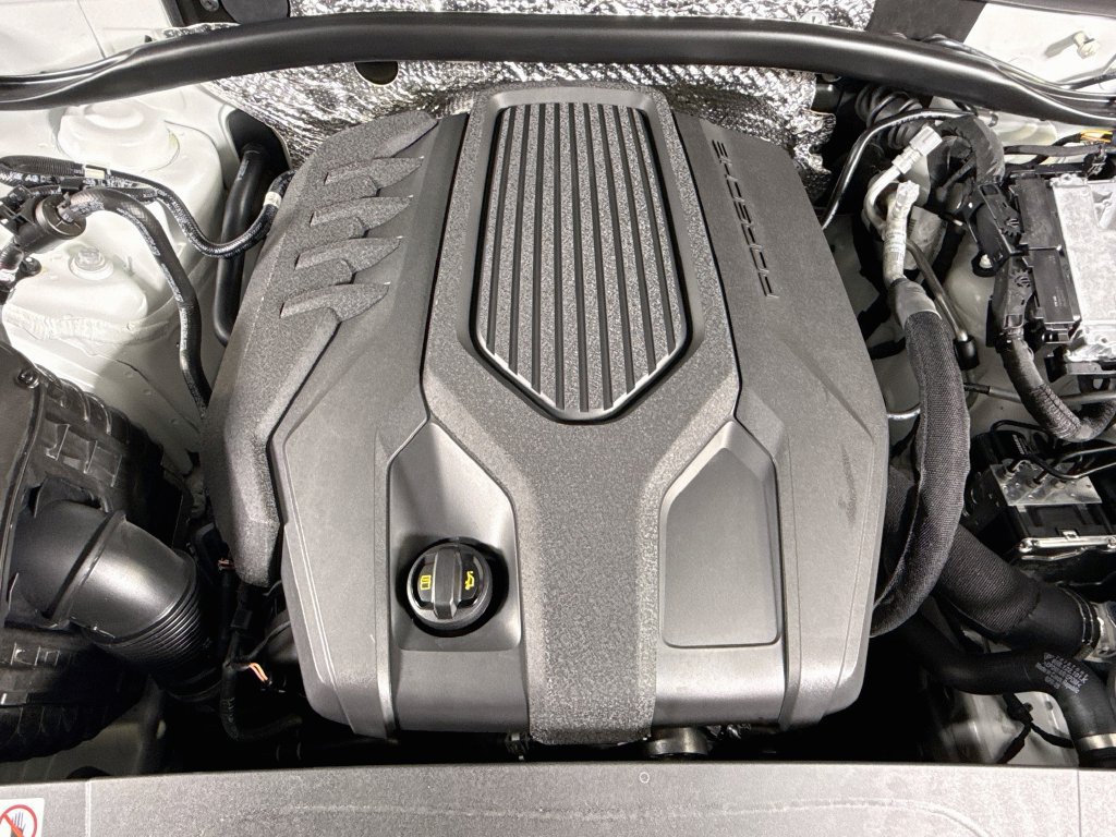 Used 2026 Porsche Macan AWD/4WD image 26