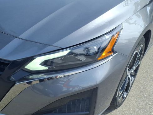 Certified 2025 Nissan Altima 2.5 SR FWD image 24