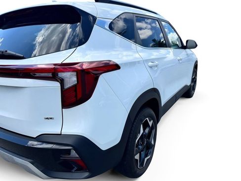 Used 2024 Kia Seltos EX AWD/4WD image 4