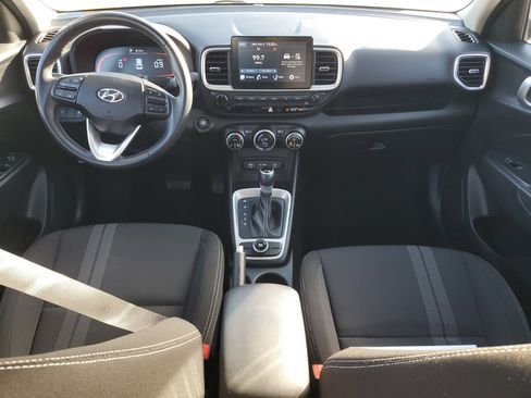 Used 2024 Hyundai Venue SEL image 15