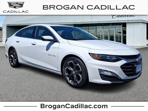 Used 2022 Chevrolet Malibu LT FWD image 1