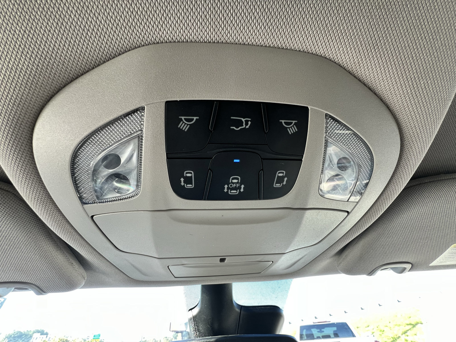 Used 2024 Chrysler Pacifica Limited FWD image 44