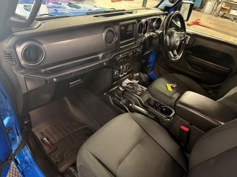 Used 2022 Jeep Wrangler Unlimited Sport w/ Cold Weather Group AWD/4WD image 36