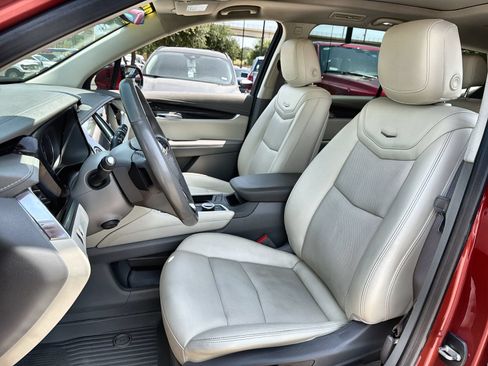 Used 2021 Cadillac XT6 Premium Luxury FWD image 11
