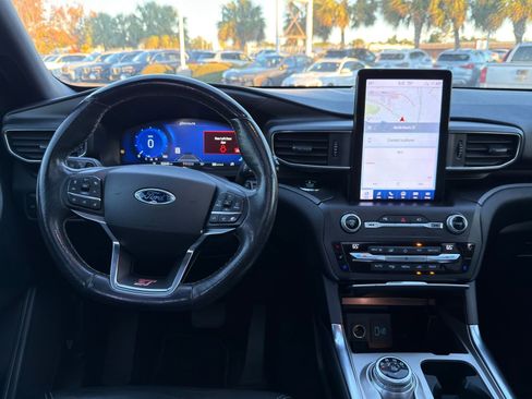 Used 2020 Ford Explorer ST w/ ST Street Pack image 3