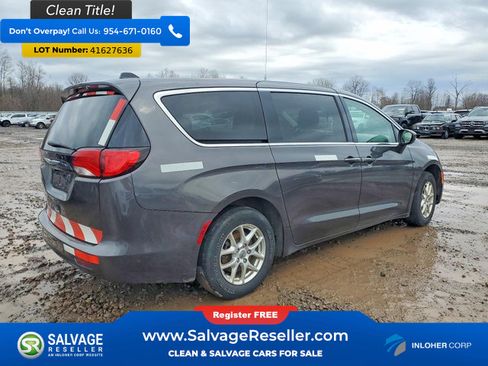 Used 2022 Chrysler Voyager LX FWD image 4